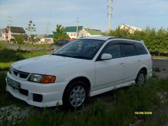 2001 Nissan Wingroad Photos