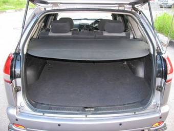 2001 Nissan Wingroad Pictures