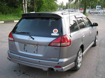 2001 Nissan Wingroad Images