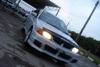 2001 Nissan Wingroad Pictures