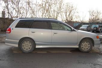 2001 Nissan Wingroad Pictures