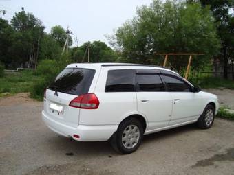 2001 Nissan Wingroad Photos