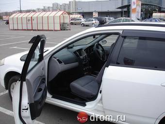 2001 Nissan Wingroad Photos