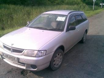 2001 Nissan Wingroad Pictures