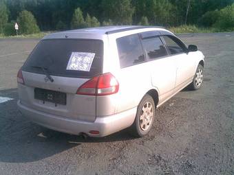 2001 Nissan Wingroad Photos