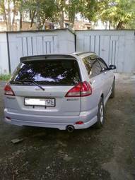 2001 Nissan Wingroad Photos