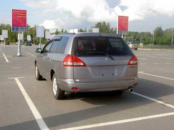 2001 Nissan Wingroad Wallpapers