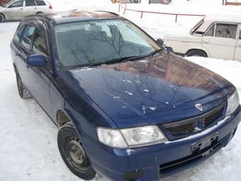 2001 Nissan Wingroad Photos