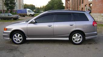 2001 Nissan Wingroad Photos