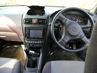 2001 Nissan Wingroad Photos