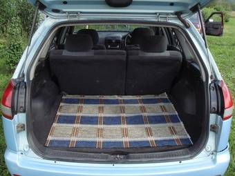 2001 Nissan Wingroad Pictures