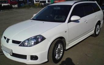 2001 Nissan Wingroad Photos