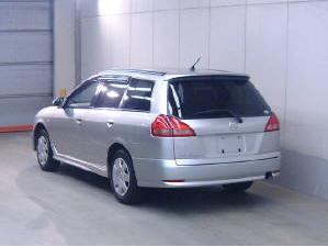 2002 Nissan Wingroad Photos