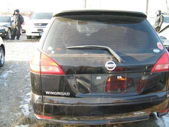 2002 Nissan Wingroad Photos