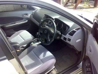 2002 Nissan Wingroad Images