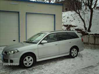 2002 Nissan Wingroad Photos