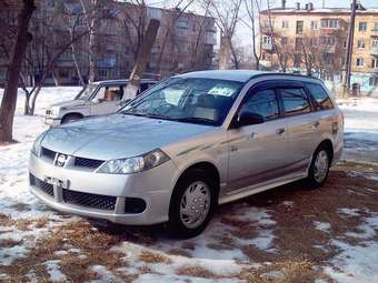 2002 Nissan Wingroad Images