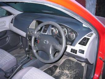 2002 Nissan Wingroad Photos