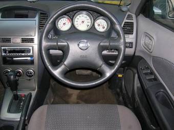 2002 Nissan Wingroad Pictures