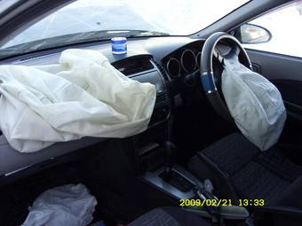 2002 Nissan Wingroad Pictures