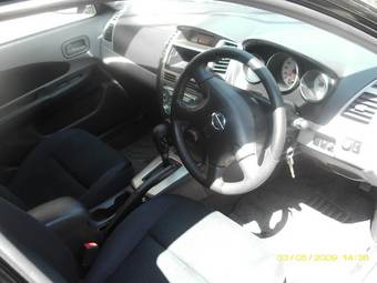 2002 Nissan Wingroad Pictures