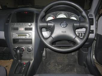 2002 Nissan Wingroad Photos