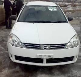 2002 Nissan Wingroad Pictures