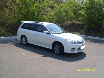 2002 Nissan Wingroad Photos