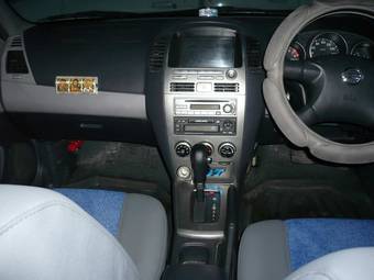 2002 Nissan Wingroad Photos