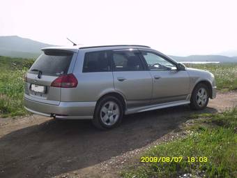 2002 Nissan Wingroad Pictures