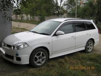 2002 Nissan Wingroad Photos