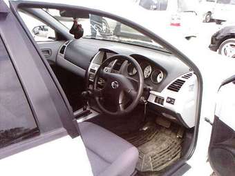 2003 Nissan Wingroad Pictures