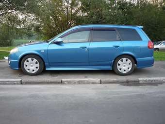 2003 Nissan Wingroad Pictures