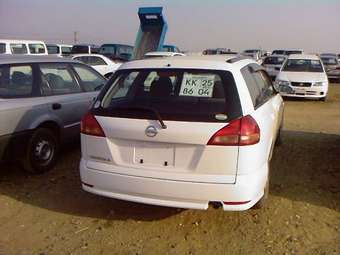 2003 Nissan Wingroad Photos