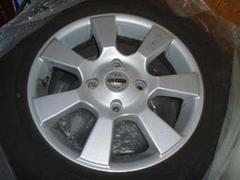 2003 Nissan Wingroad Images