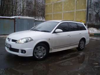 2003 Nissan Wingroad Photos