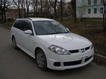 2003 Nissan Wingroad Photos
