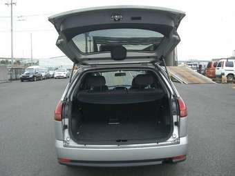 2003 Nissan Wingroad Pictures