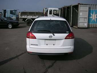 2003 Nissan Wingroad Images