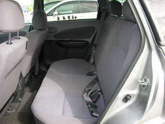 2003 Nissan Wingroad Images