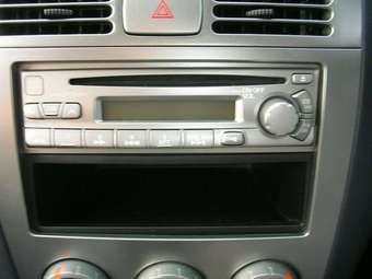 2003 Nissan Wingroad Pictures