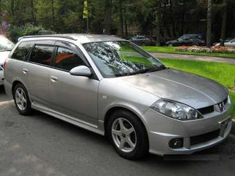 2003 Nissan Wingroad Pictures