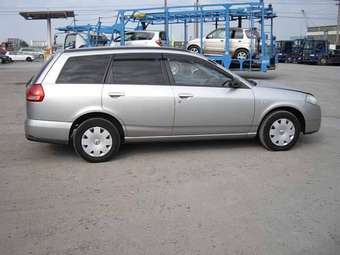 2003 Nissan Wingroad Pictures