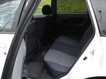 2003 Nissan Wingroad Photos