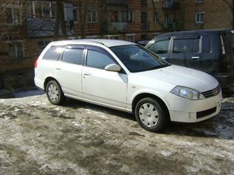 2003 Nissan Wingroad Photos