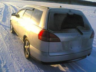 2003 Nissan Wingroad Photos