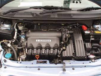2003 Nissan Wingroad Photos