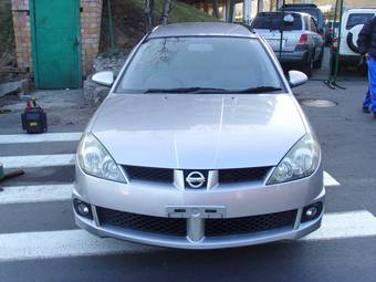 2003 Nissan Wingroad Pictures