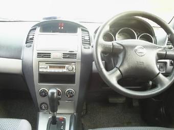 2003 Nissan Wingroad Photos