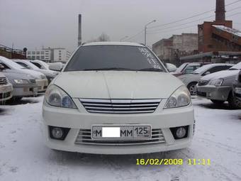 2003 Nissan Wingroad Wallpapers